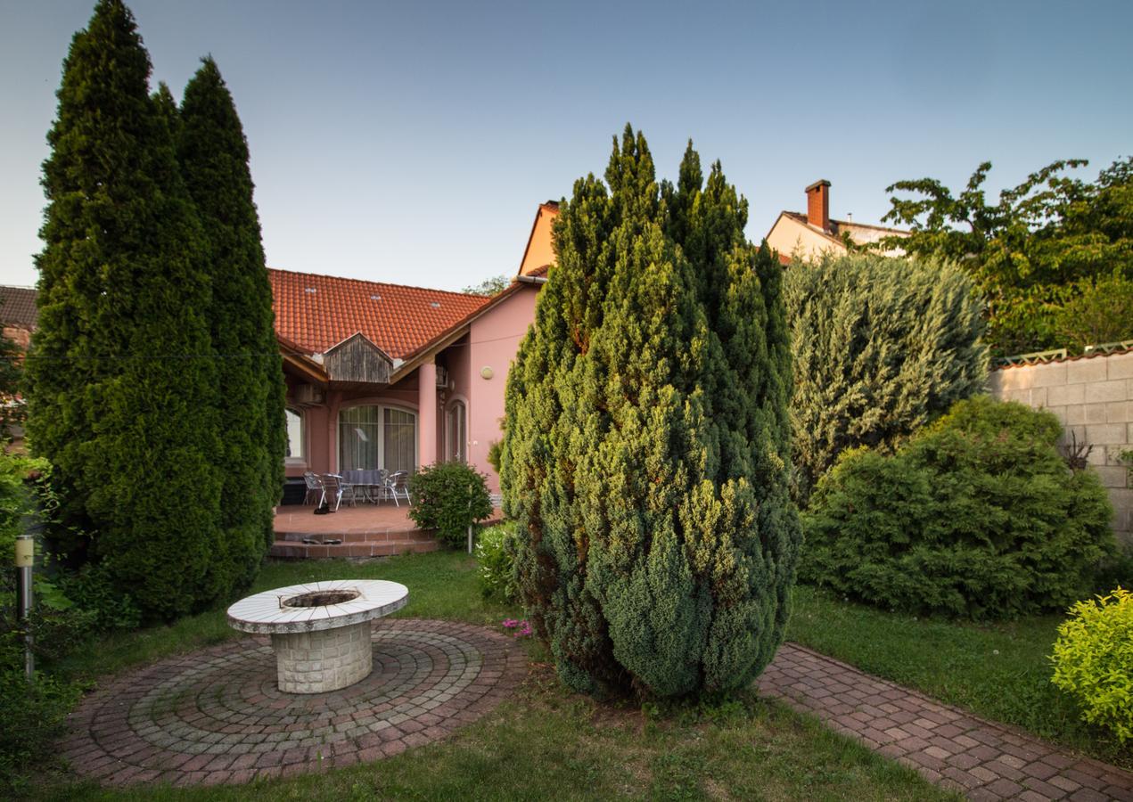 Boros Vendeghaz Eger Villa Exterior photo